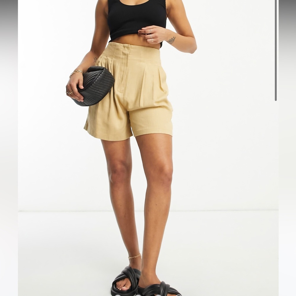 NWOT ASOS | Hourglass seamed waist short with linen in neutral